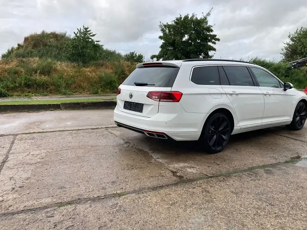 Gebraucht VW Passat Business 120 PS (88 kW) 2019 Weiß Kombi