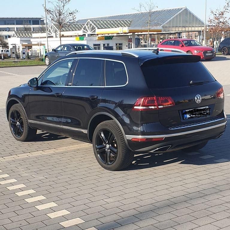 Gebraucht VW Touareg Edition 262 PS (192 kW) 2017 Schwarz SUV