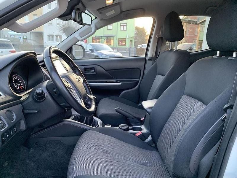 Gebraucht Mitsubishi L200 150 PS (110 kW) 2021 Weiss Pickup