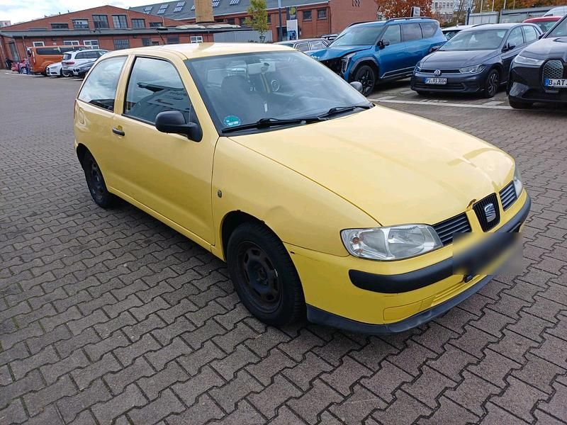 Gelb Gebraucht 2004 Seat Ibiza Kleinwagen | 1.000 € (Superpreis) - Bild 1/4