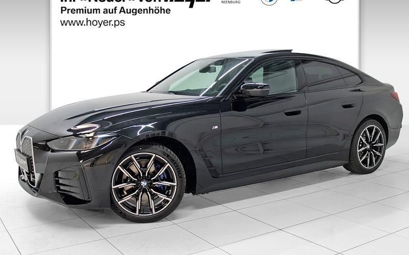 Black sapphire metallic Neu 2025 BMW i4 M Sport Limousine | 71.990 € (Etwas zu teuer) - Bild 1/4