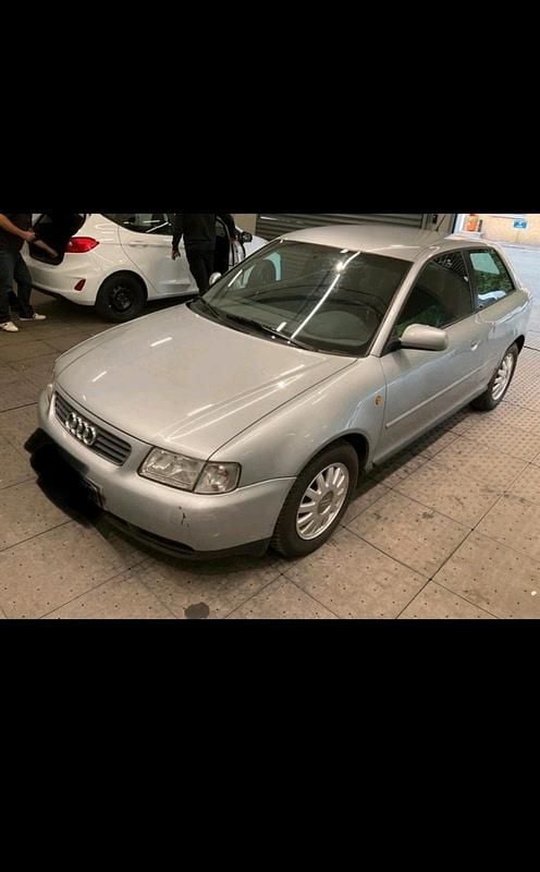 Silber Gebraucht 1997 Audi A3 Kleinwagen | 920 € (Superpreis) - Bild 1/4