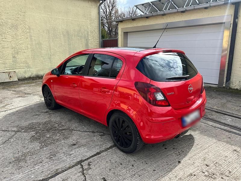 Gebraucht Opel Corsa Edition 87 PS (63 kW) 2010 Rot Kleinwagen