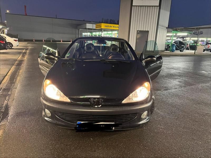 Schwarz Gebraucht 2002 Peugeot 206 CC Cabrio | 1.100 € (Guter Preis) - Bild 1/4