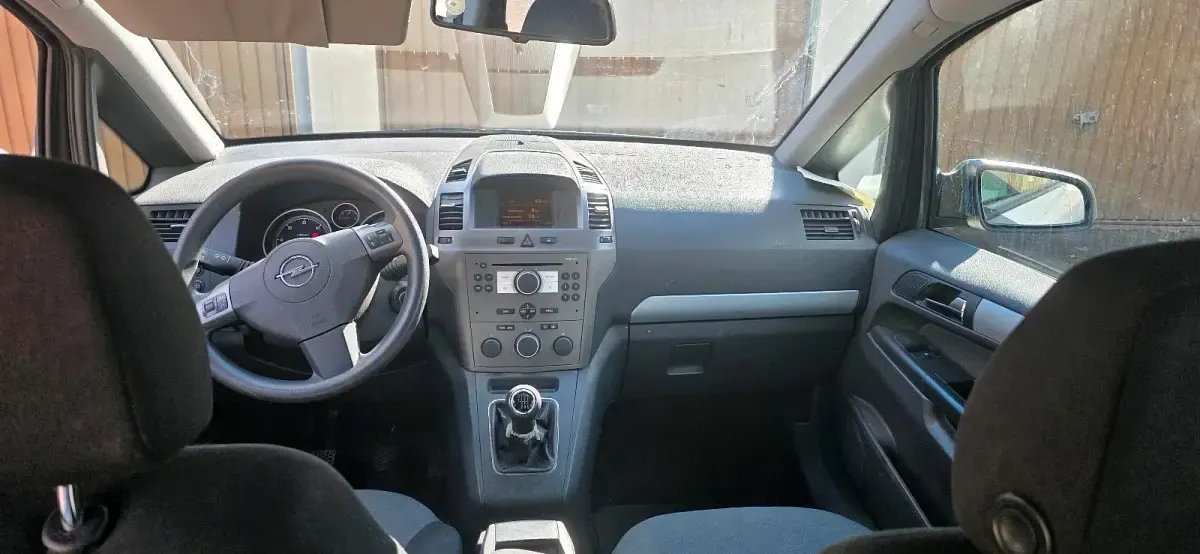 Gebraucht Opel Zafira 150 PS (110 kW) 2006 Gold Van / Kleinbus