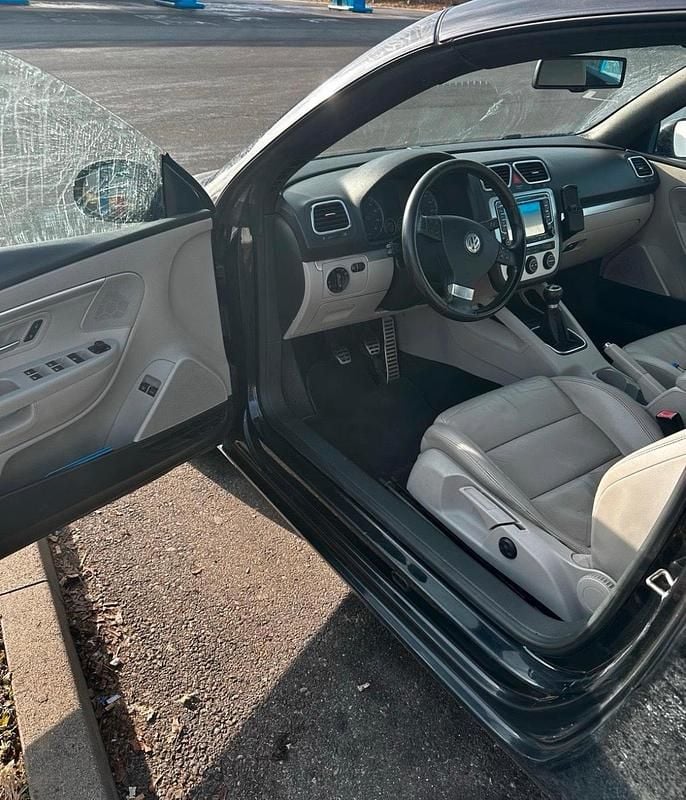 Second-hand VW Eos 200 CP (147 kW) 2008 Negru Cabrio