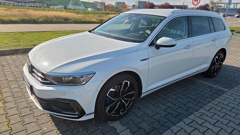 Weiß Gebraucht 2021 VW Passat GTE Kombi | 23.490 € (Fairer Preis) - Bild 1/4