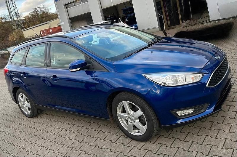 Second-hand Ford Focus 150 CP (110 kW) 2017 Albastru Break