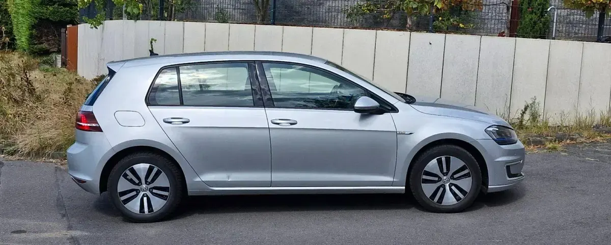 Gebraucht VW e-Golf 85 kW (116 PS) 2016 Grau Kleinwagen