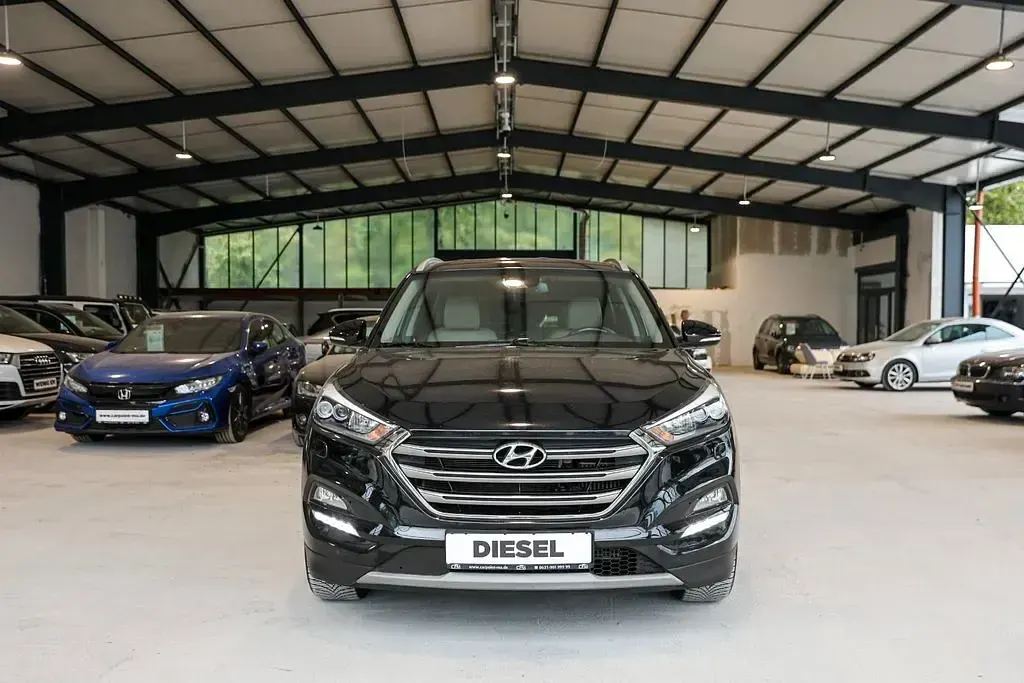 Gebraucht Hyundai Tucson Premium 141 PS (103 kW) 2016 Schwarz SUV