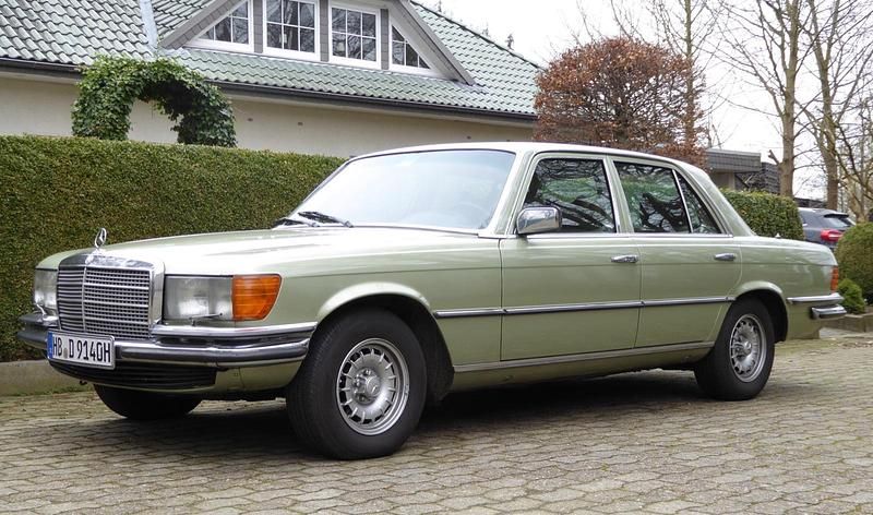 Gebraucht Mercedes 450 200 PS (147 kW) 1976 Grün Limousine
