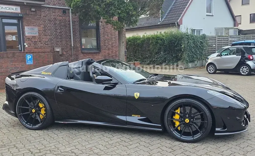 Gebraucht Ferrari 812 795 PS (584 kW) 2022 Schwarz Cabrio