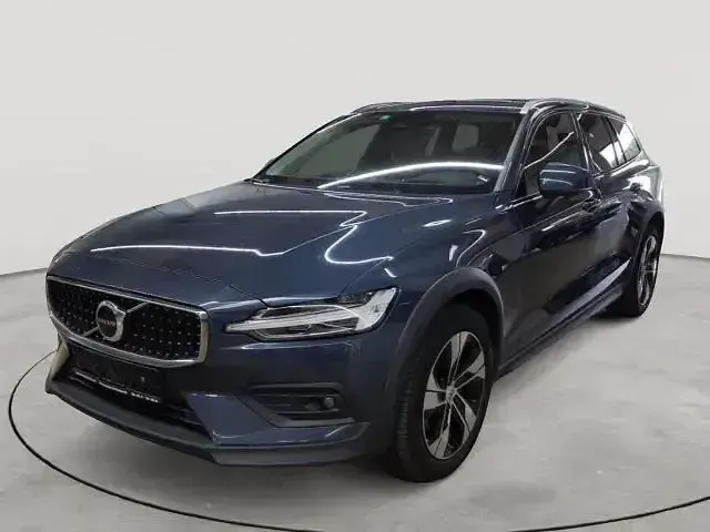 Gebraucht Volvo V60 CC Ultimate 197 PS (144 kW) 2023 Blau Kombi