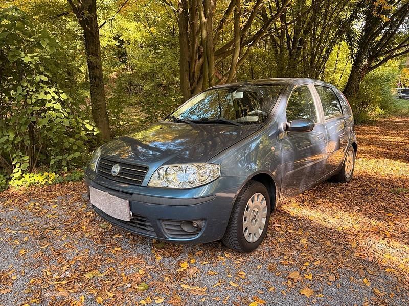 Blau Gebraucht 2004 Fiat Punto Kleinwagen | 1.800 € (Fairer Preis) - Bild 1/4
