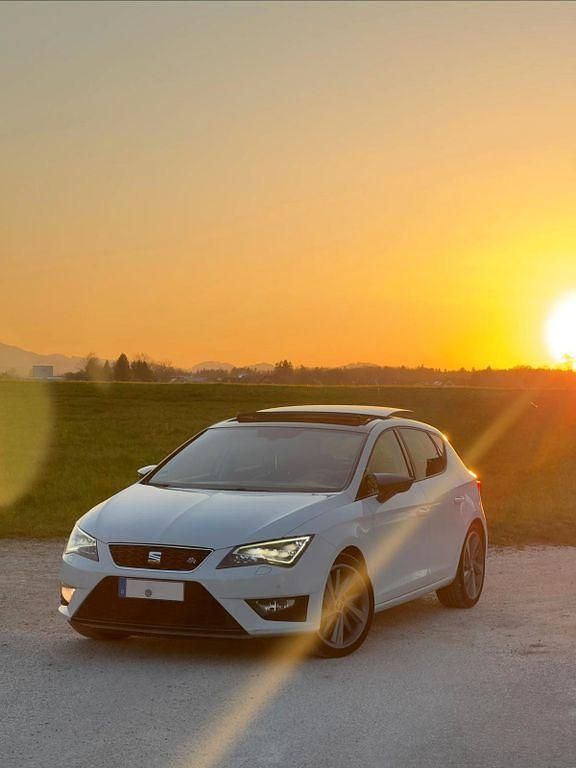 Weiß Gebraucht 2016 Seat Leon FR Limousine | 10.500 € (Fairer Preis) - Bild 1/4