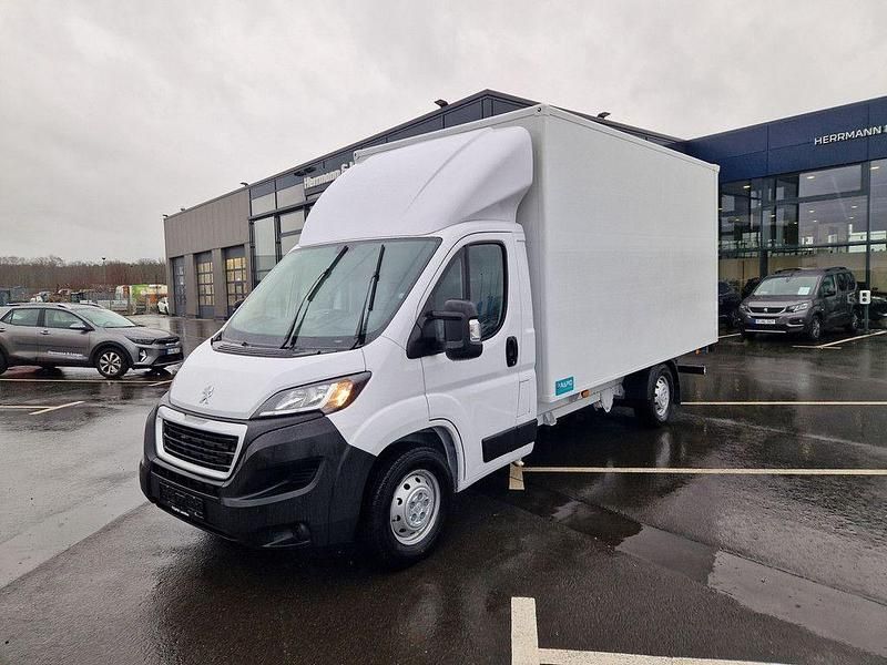 Gebraucht Peugeot Boxer 165 PS (121 kW) 2023 Weiss / schneeweiss Van