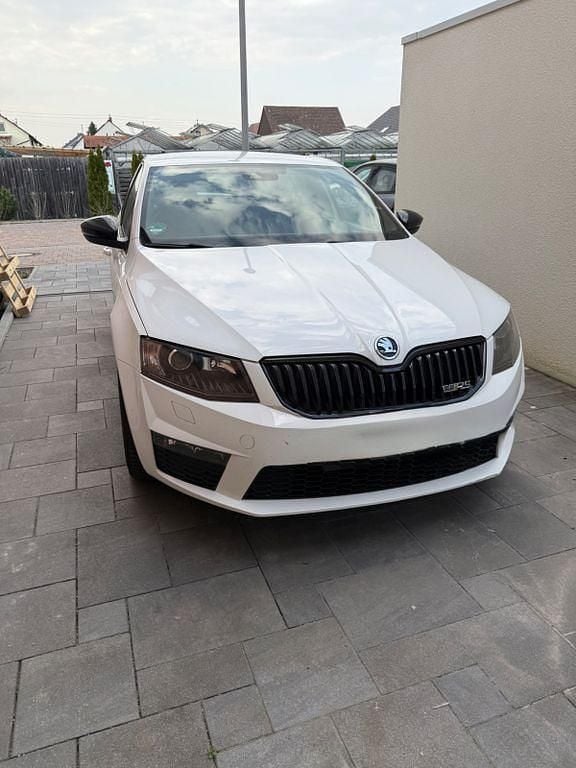 Gebraucht Skoda Octavia RS 220 PS (161 kW) 2015 Weiß Kleinwagen