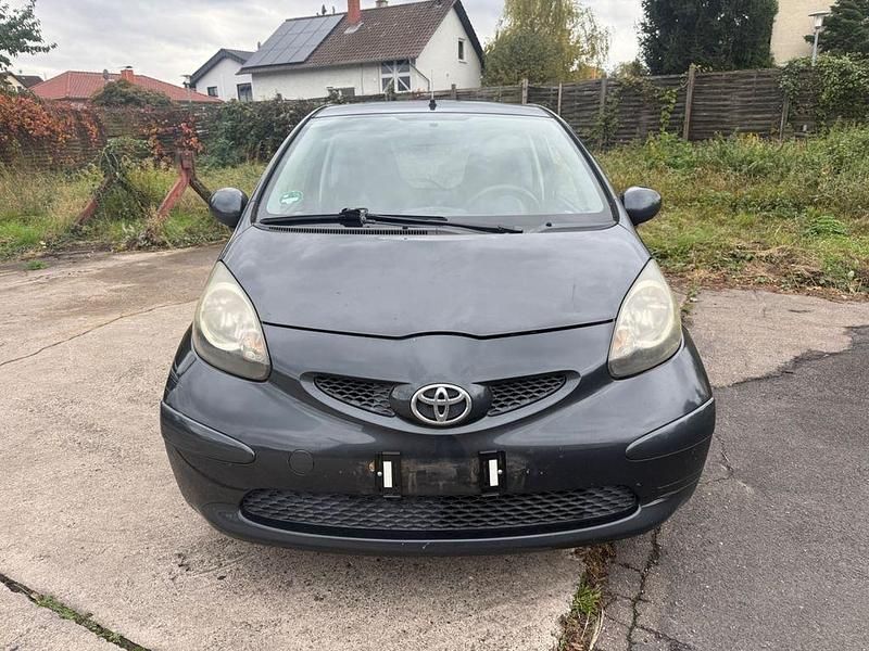 Schwarz Gebraucht 2006 Toyota Aygo Kleinwagen | 1.690 € (Fairer Preis) - Bild 1/4