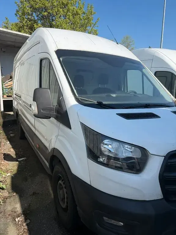 Second-hand Ford Transit 131 CP (96 kW) 2024 Alb Monovolum