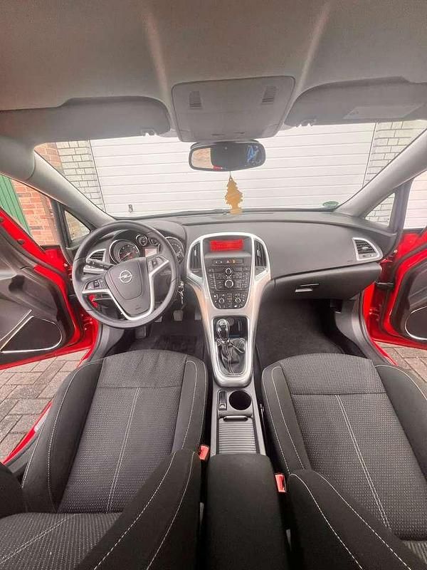 Gebraucht Opel Astra Sport 110 PS (80 kW) 2010 Rot Kleinwagen