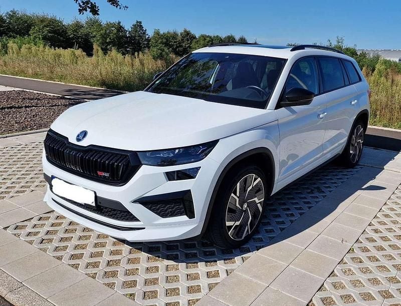 Weiß Gebraucht 2022 Skoda Kodiaq RS SUV | 47.390 € (Teuer) - Bild 1/4