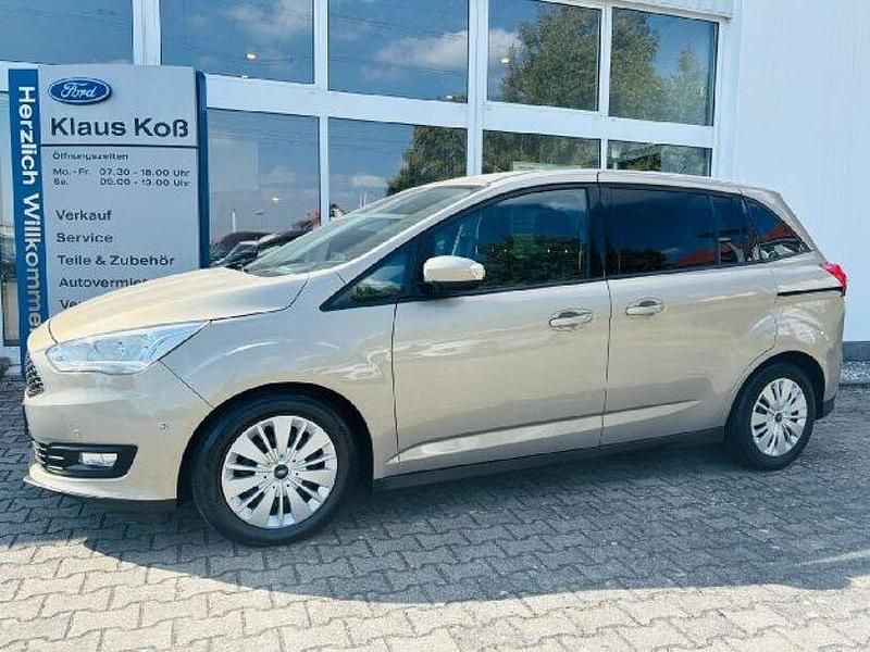 Gelb Gebraucht 2017 Ford Grand C-Max Cool & Connect Van / Kleinbus | 10.990 € (Etwas zu teuer) - Bild 1/4