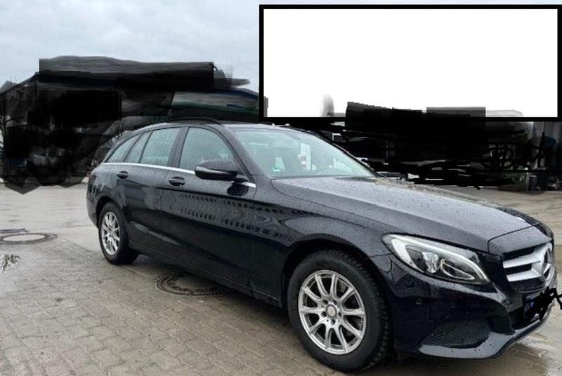 Schwarz Gebraucht 2017 Mercedes C200 Kombi | 12.500 € (Guter Preis) - Bild 1/1