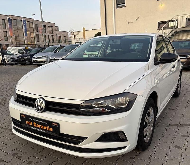 Weiß Gebraucht 2018 VW Polo Trendline Limousine | 9.450 € (Guter Preis) - Bild 1/4