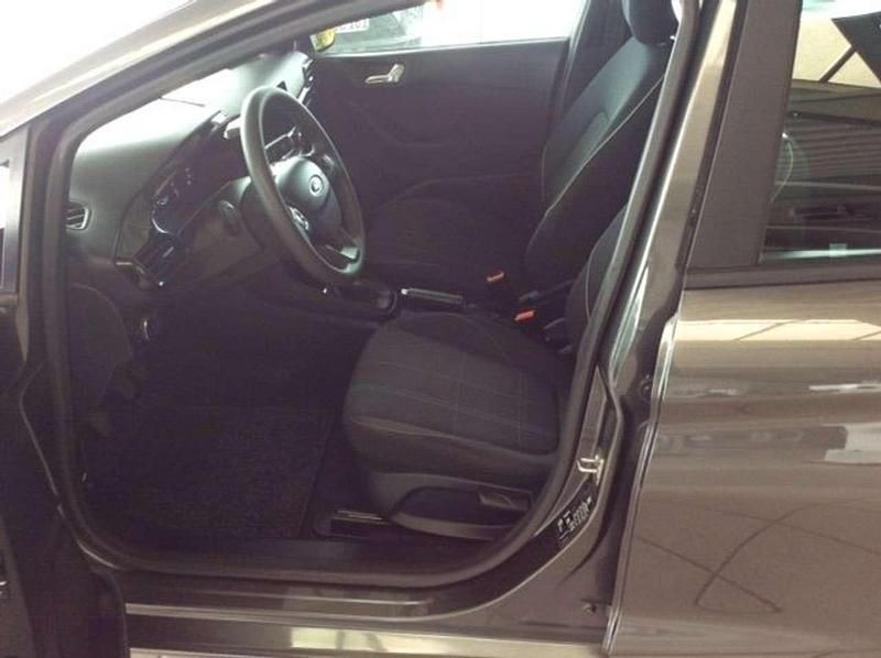 Gebraucht Ford Fiesta Trend 86 PS (63 kW) 2018 Grau (metallic) Kleinwagen