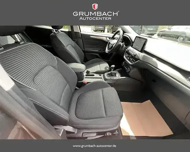 Używany Ford Focus Titanium 125 KM (91 kW) 2018 Szary Sedan/Limuzyna