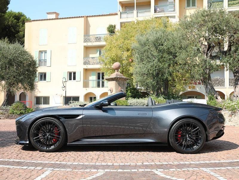 Gebraucht Aston Martin DB12 680 PS (500 kW) 2025 Grau Cabrio