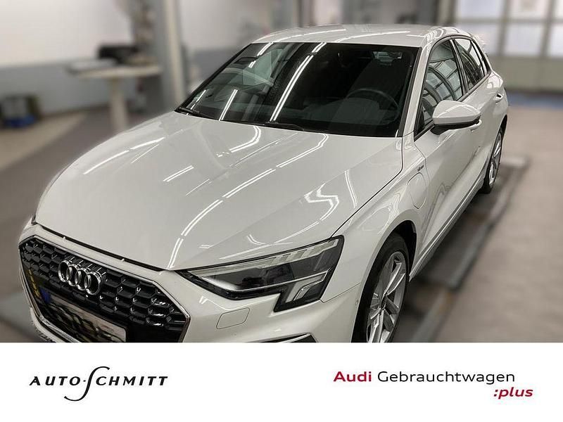 Ibisweiß Gebraucht 2022 Audi A3 Sportback e-tron S-Line Kleinwagen | 27.990 € (Fairer Preis) - Bild 1/4