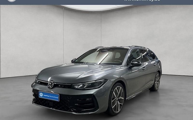 Gebraucht VW Passat R-line 193 PS (141 kW) 2024 Grau Kombi
