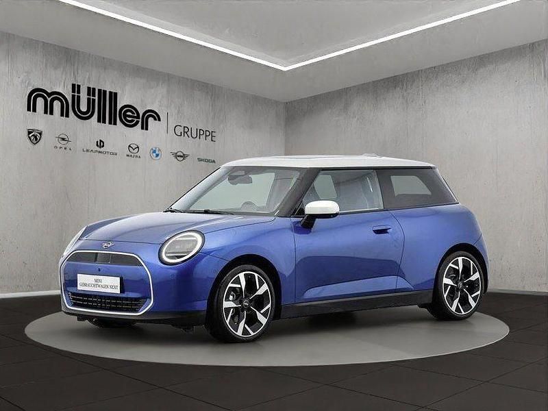 Gebraucht Mini Cooper Favoured 135 kW (184 PS) 2024 Blazing blue Kleinwagen