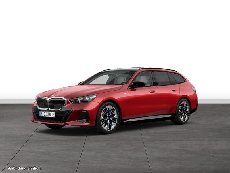 Rot Gebraucht 2024 BMW i5 Limousine | 79.230 € - Bild 1/4