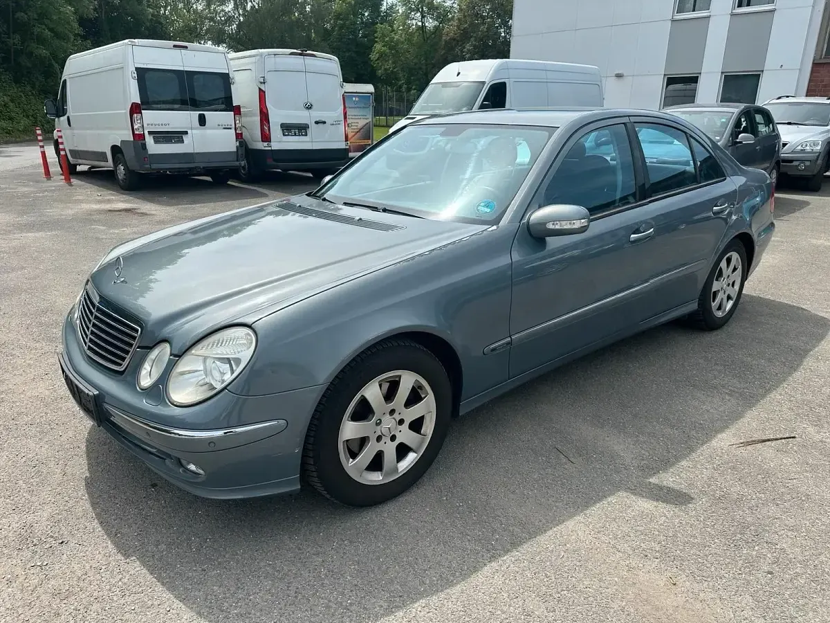 Gebraucht Mercedes E200 163 PS (119 kW) 2004 Grau Limousine