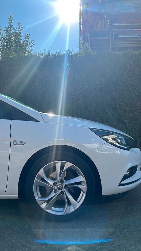 Gebraucht Opel Astra 116 PS (85 kW) 2015 Weiß Kleinwagen