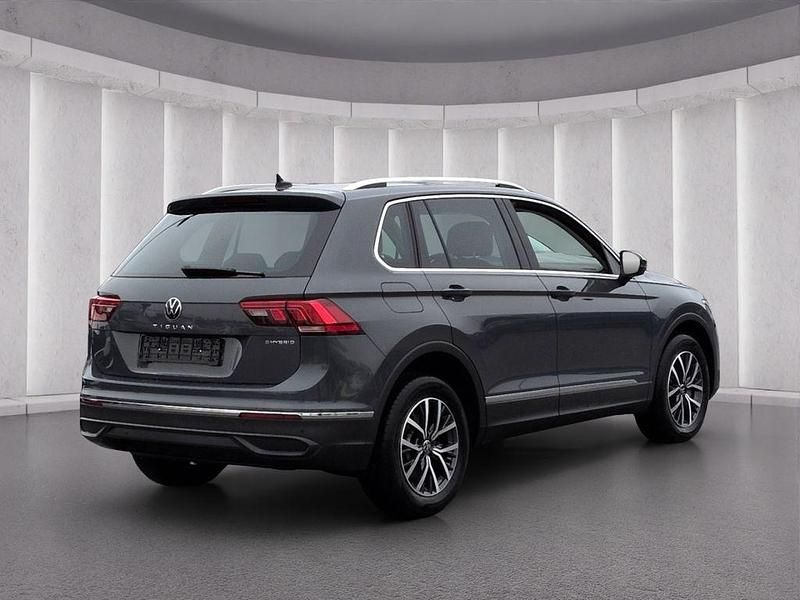 Gebraucht VW Tiguan Life 245 PS (180 kW) 2022 Grau SUV