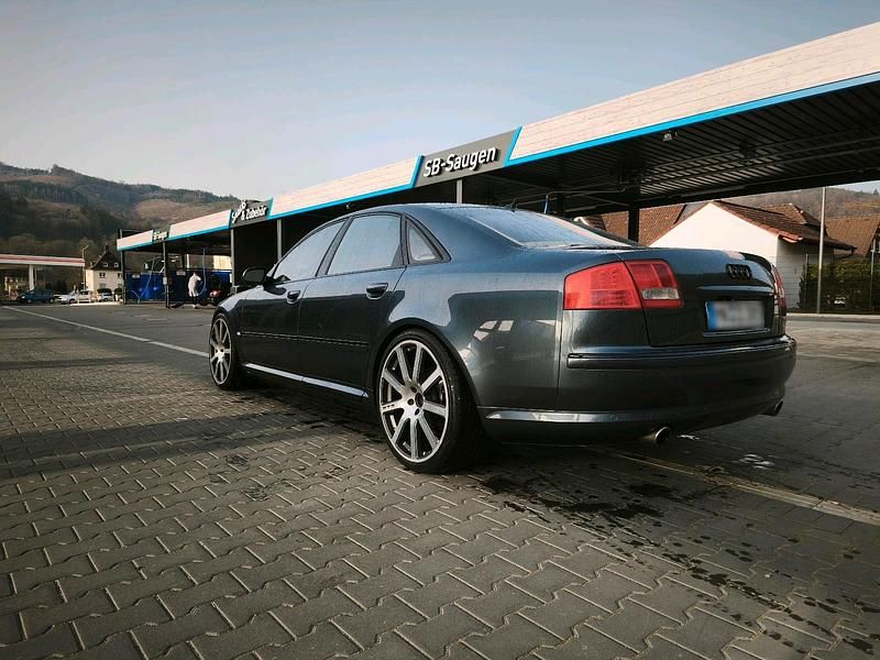 Gebraucht Audi A8 335 PS (246 kW) 2003 Blau Limousine