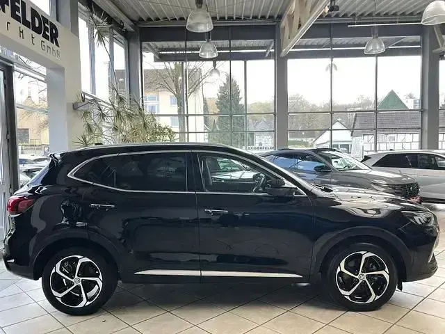 Używany MG HS Luxury 162 KM (119 kW) 2024 Czarny SUV