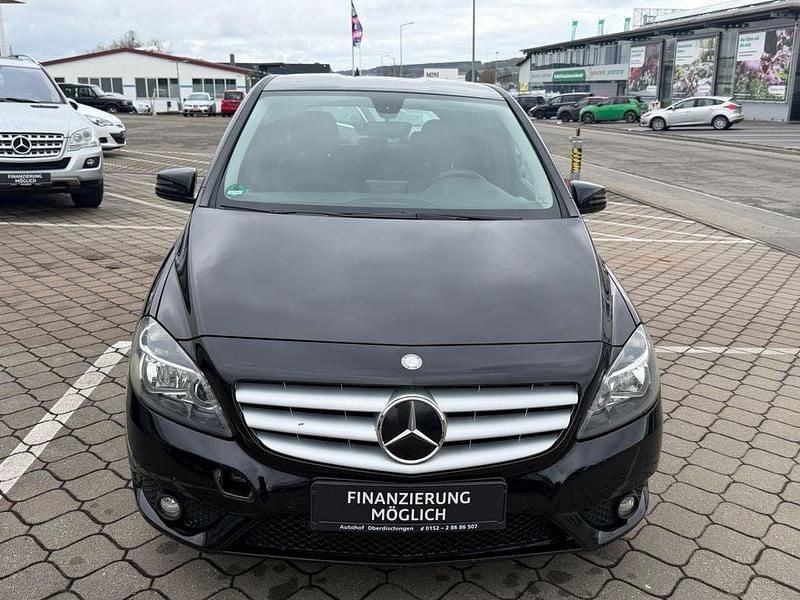 Gebraucht Mercedes B180 109 PS (80 kW) 2012 Schwarz Van / Kleinbus