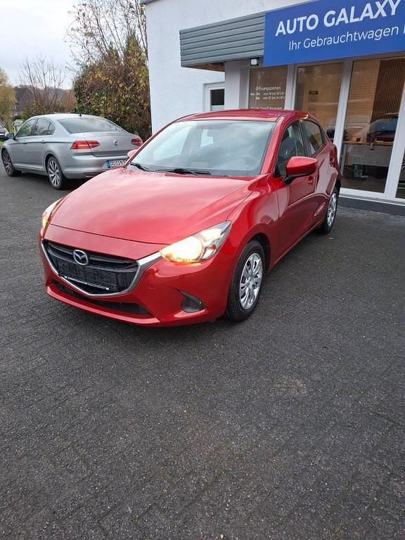 Rot Gebraucht 2015 Mazda 2 Center-Line Limousine | 6.700 € (Fairer Preis) - Bild 1/4