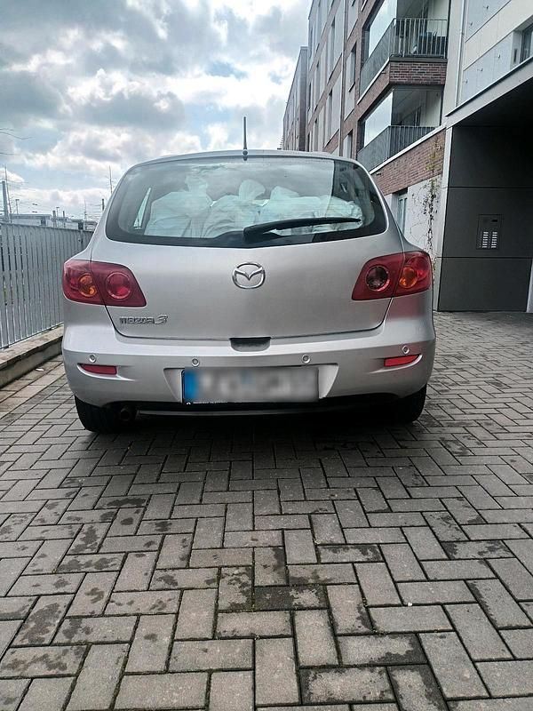 Usata Mazda 3 105 CV (77 kW) 2004 Argento Utilitaria