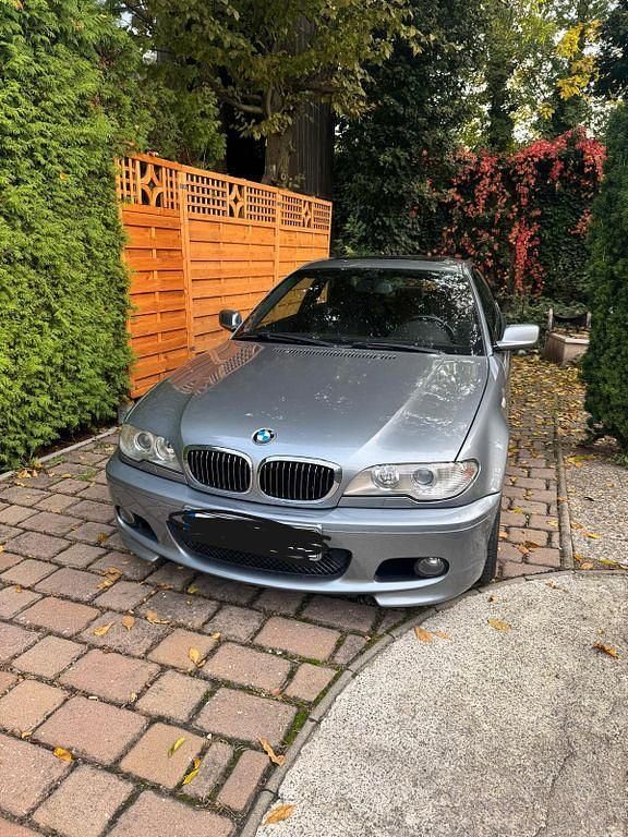 Silber Gebraucht 2004 BMW 330 Sport Line Coupé | 10.800 € (Fairer Preis) - Bild 1/4