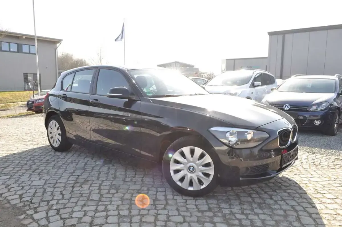 Gebraucht BMW 116 Sport Line 136 PS (100 kW) 2014 Schwarz Kleinwagen