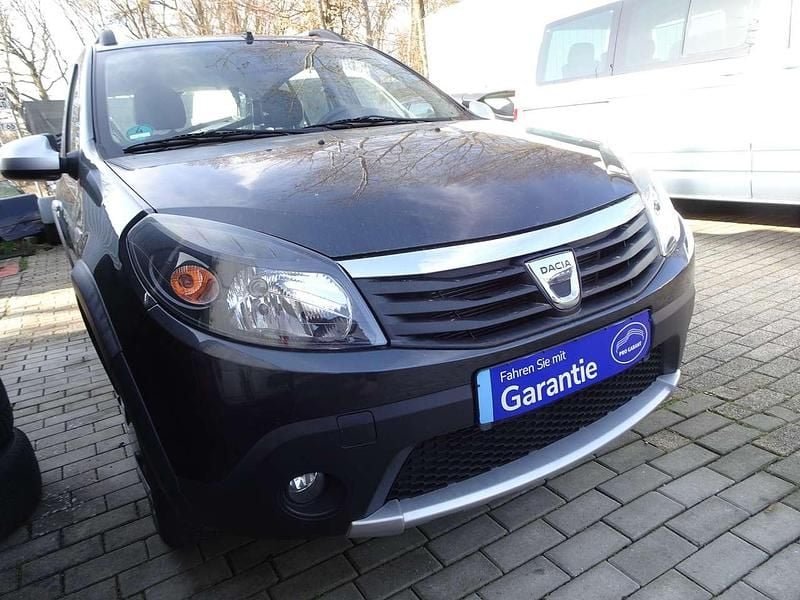 Gebraucht Dacia Sandero Stepway 105 PS (77 kW) 2012 Schwarz "comete" Kleinwagen
