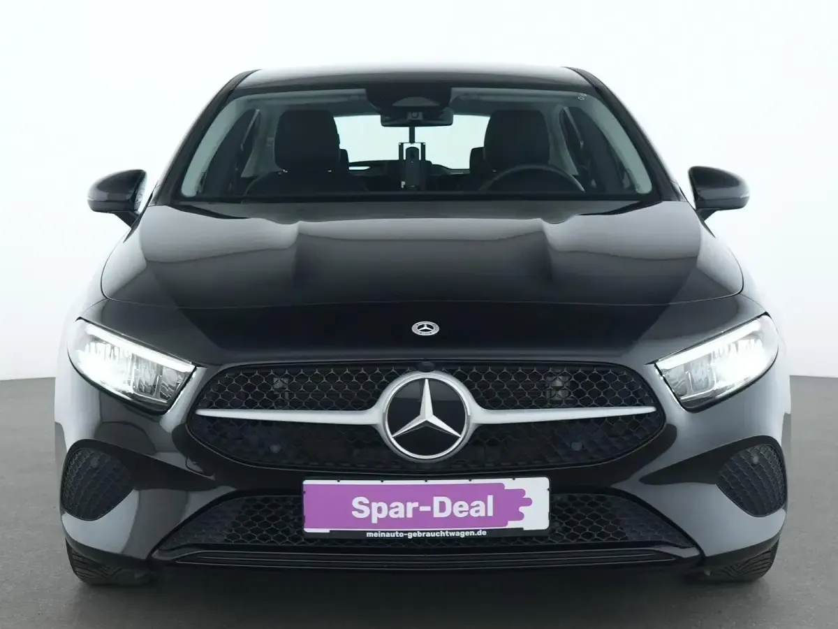 Gebraucht Mercedes A180 136 PS (100 kW) 2024 Nachtschwarz Limousine