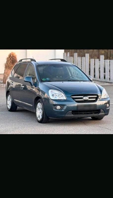 Gebraucht Kia Carens 144 PS (105 kW) 2009 Grün Van / Kleinbus