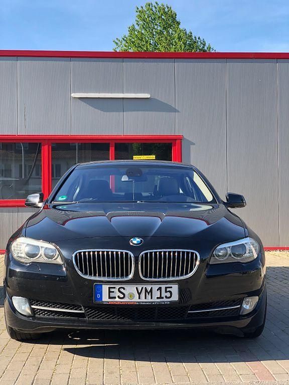 Gebraucht BMW 530 258 PS (189 kW) 2011 Schwarz Limousine