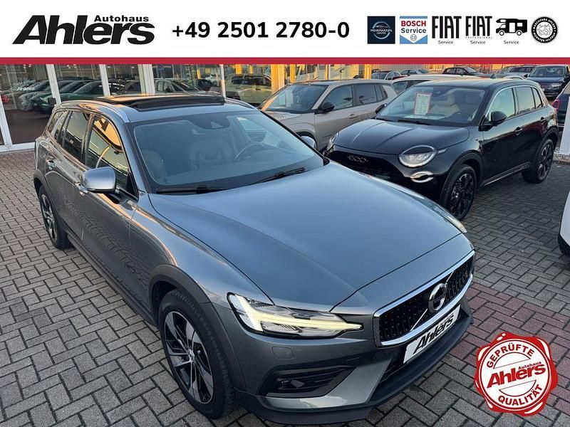 Grau Gebraucht 2020 Volvo V60 CC Pro Kombi | 35.990 € (Fairer Preis) - Bild 1/4